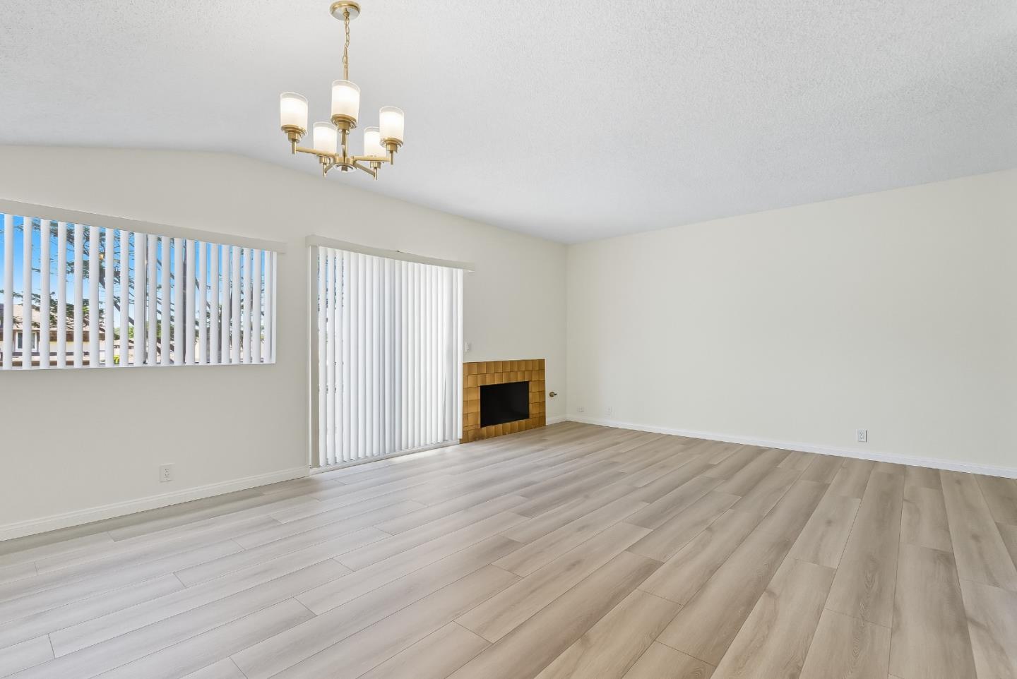 Detail Gallery Image 8 of 45 For 3550 Carter Dr #30,  South San Francisco,  CA 94080 - 3 Beds | 2 Baths