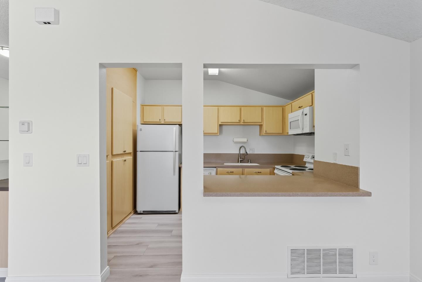 Detail Gallery Image 9 of 45 For 3550 Carter Dr #30,  South San Francisco,  CA 94080 - 3 Beds | 2 Baths