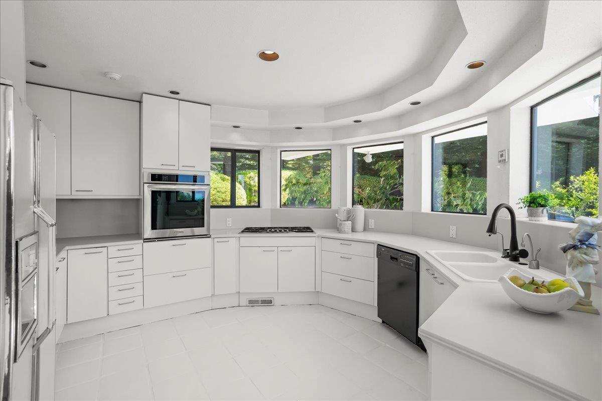 Detail Gallery Image 13 of 49 For 24614 Miller Hill Rd, Los Gatos,  CA 95033 - 3 Beds | 3 Baths