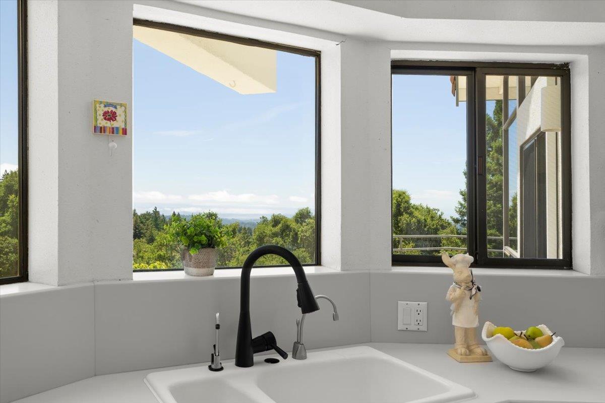 Detail Gallery Image 14 of 49 For 24614 Miller Hill Rd, Los Gatos,  CA 95033 - 3 Beds | 3 Baths