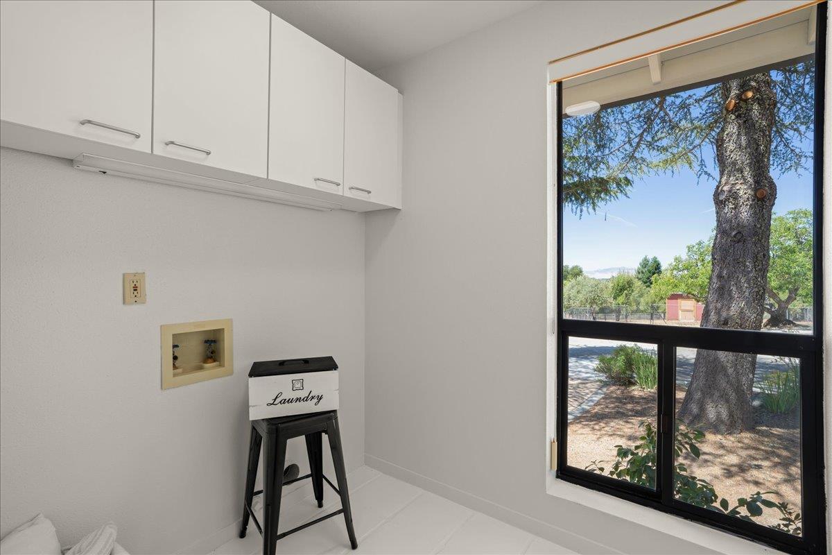 Detail Gallery Image 20 of 49 For 24614 Miller Hill Rd, Los Gatos,  CA 95033 - 3 Beds | 3 Baths