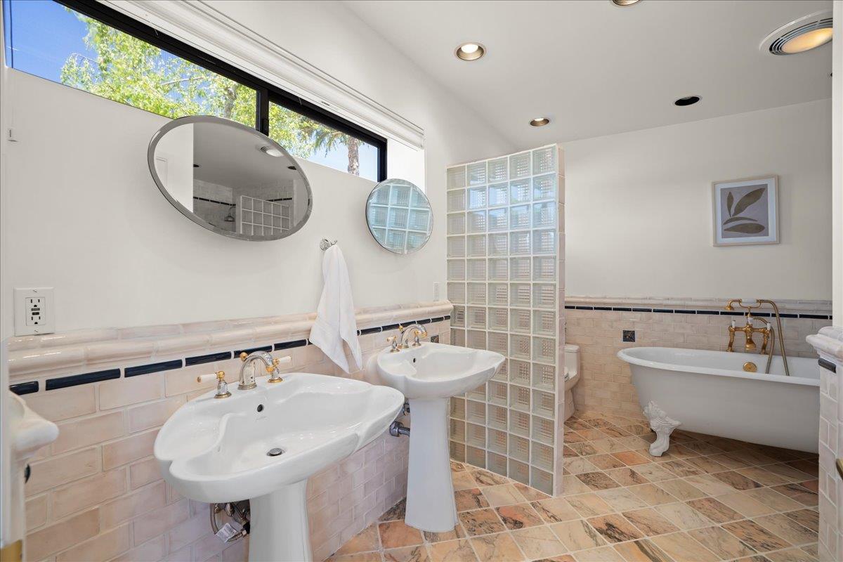 Detail Gallery Image 30 of 49 For 24614 Miller Hill Rd, Los Gatos,  CA 95033 - 3 Beds | 3 Baths
