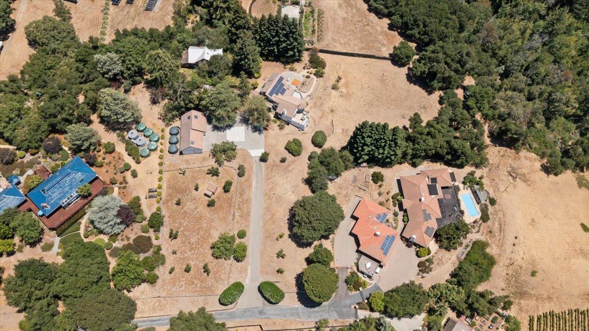 Detail Gallery Image 33 of 49 For 24614 Miller Hill Rd, Los Gatos,  CA 95033 - 3 Beds | 3 Baths