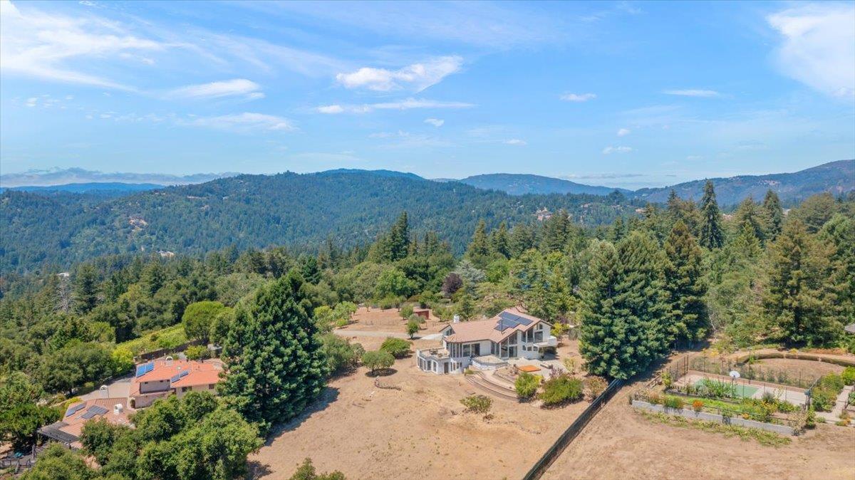 Detail Gallery Image 35 of 49 For 24614 Miller Hill Rd, Los Gatos,  CA 95033 - 3 Beds | 3 Baths