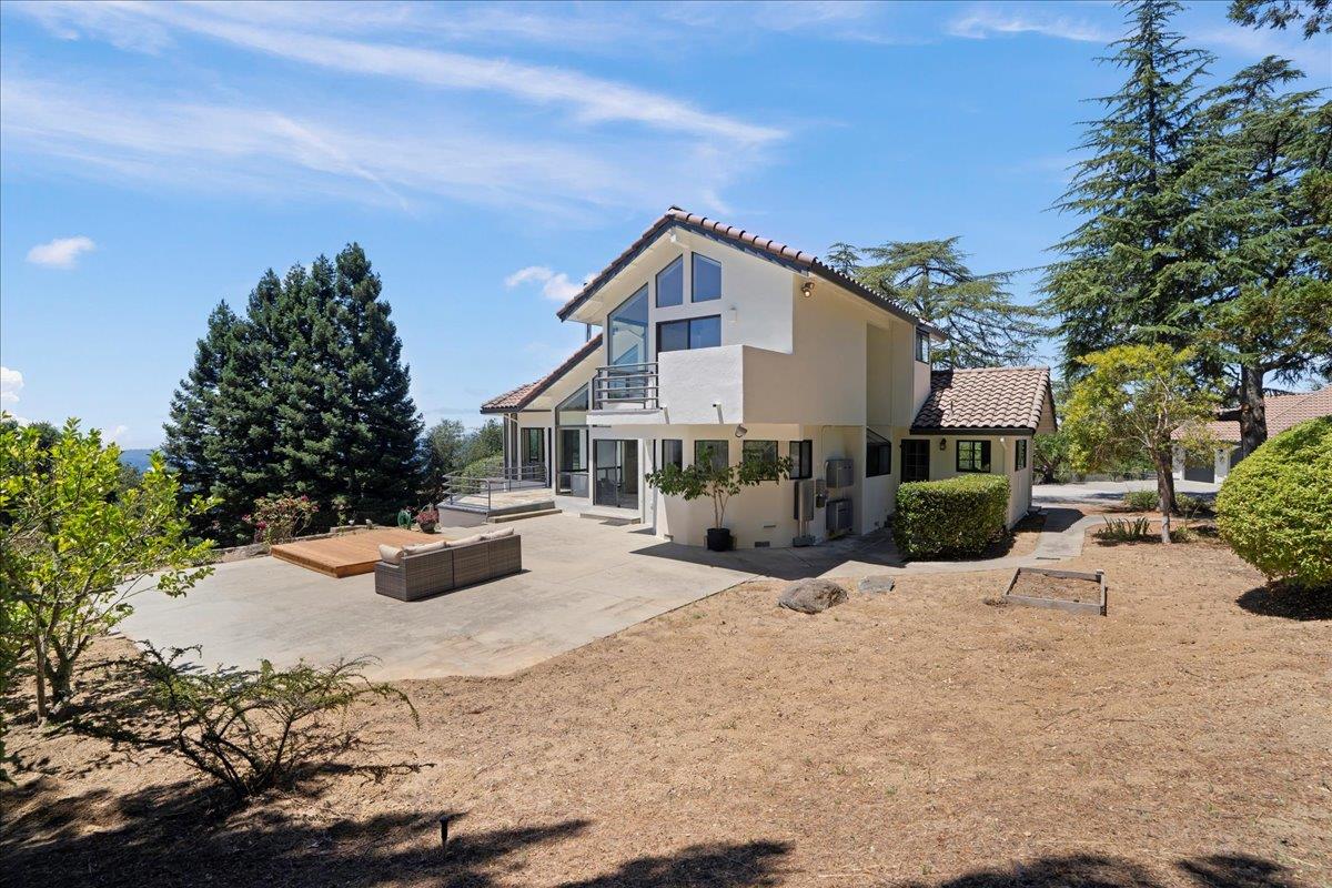 Detail Gallery Image 37 of 49 For 24614 Miller Hill Rd, Los Gatos,  CA 95033 - 3 Beds | 3 Baths
