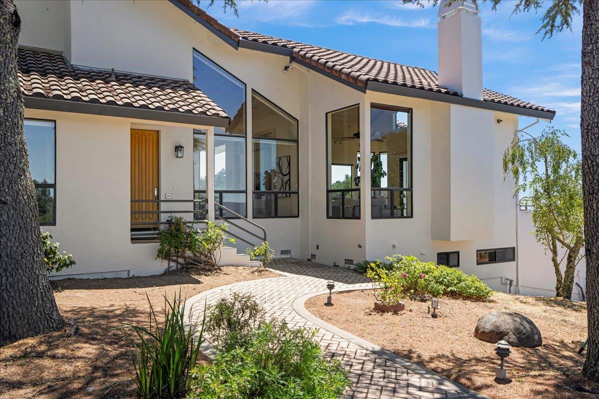 Detail Gallery Image 5 of 49 For 24614 Miller Hill Rd, Los Gatos,  CA 95033 - 3 Beds | 3 Baths