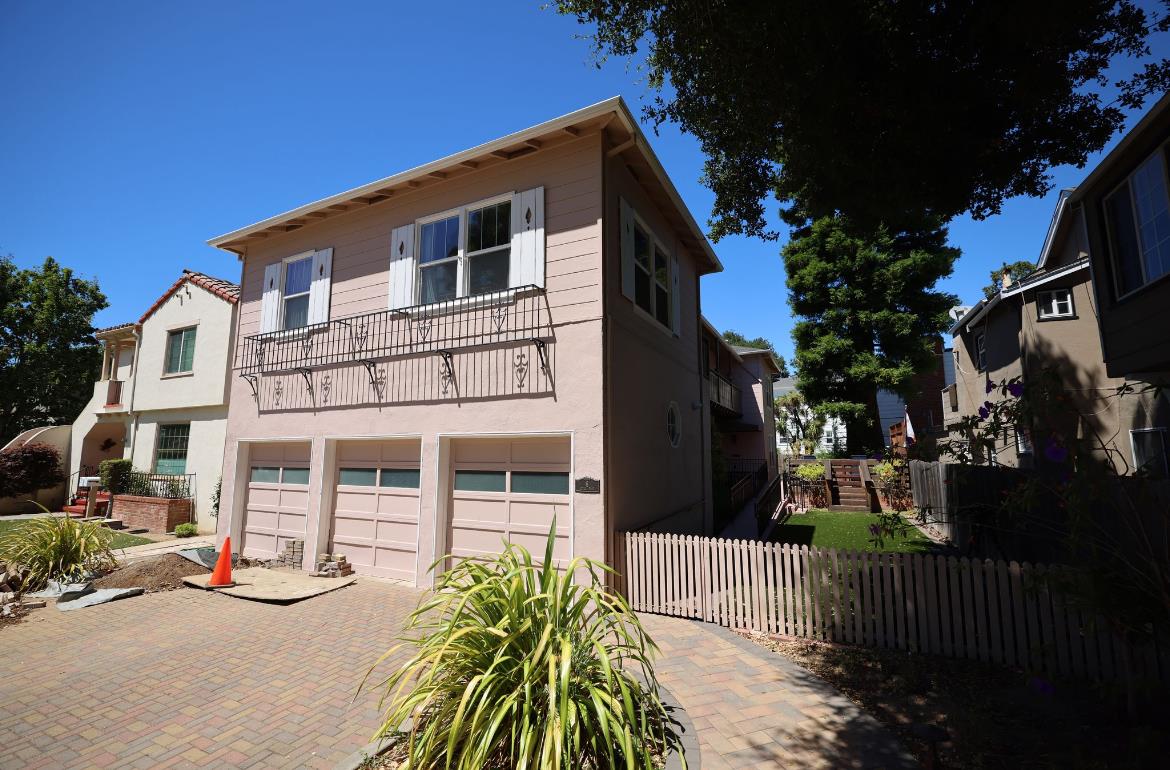 Detail Gallery Image 6 of 8 For 6 Avila Rd, San Mateo,  CA 94402 - – Beds | – Baths