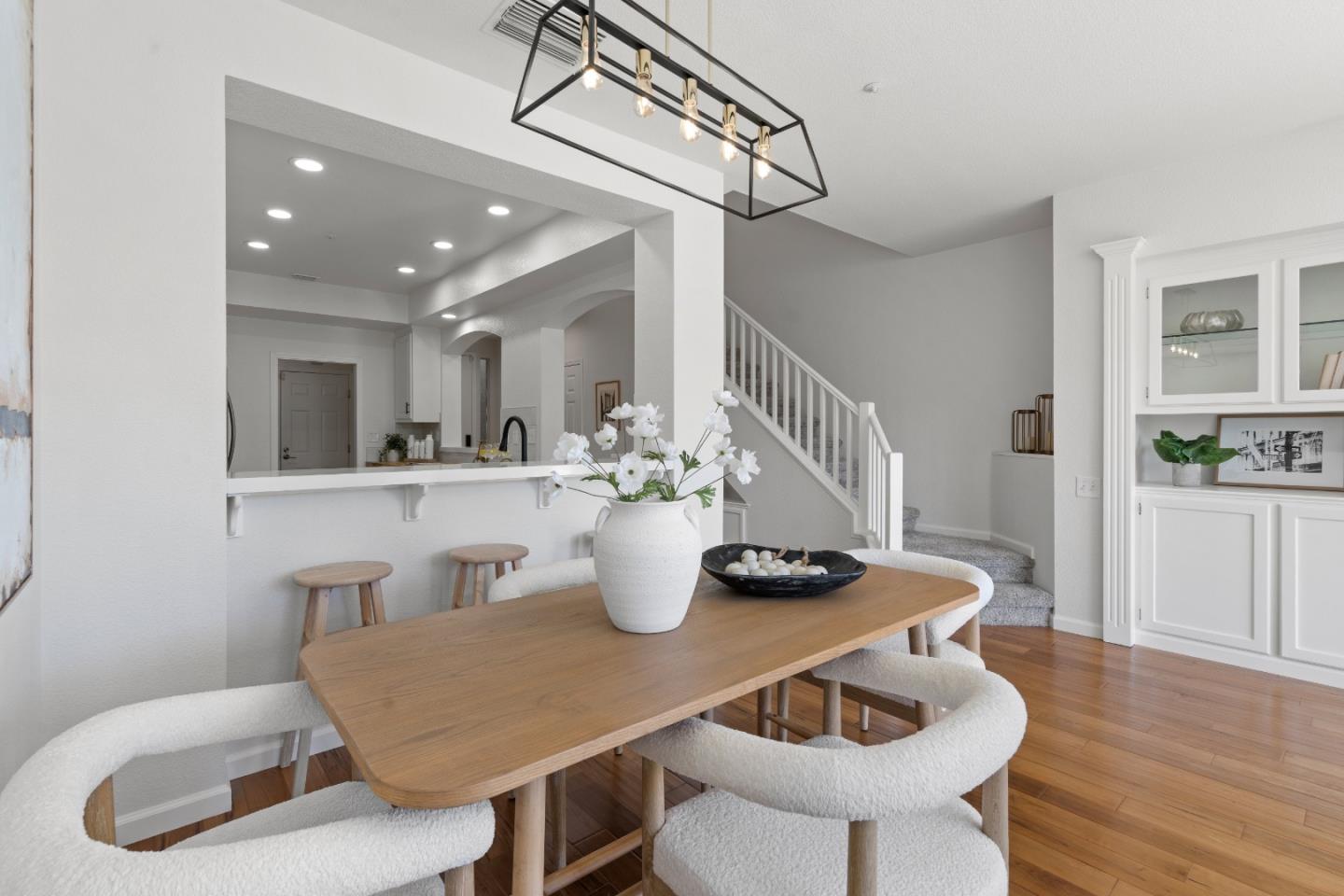 Detail Gallery Image 13 of 76 For 22659 Canyon Terrace Dr, Castro Valley,  CA 94552 - 2 Beds | 2/1 Baths