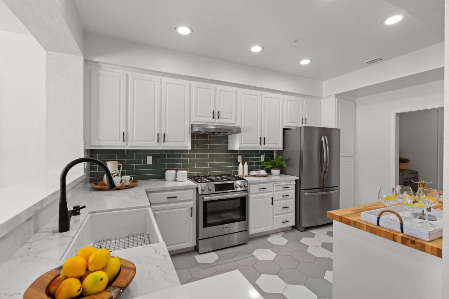 Detail Gallery Image 15 of 76 For 22659 Canyon Terrace Dr, Castro Valley,  CA 94552 - 2 Beds | 2/1 Baths