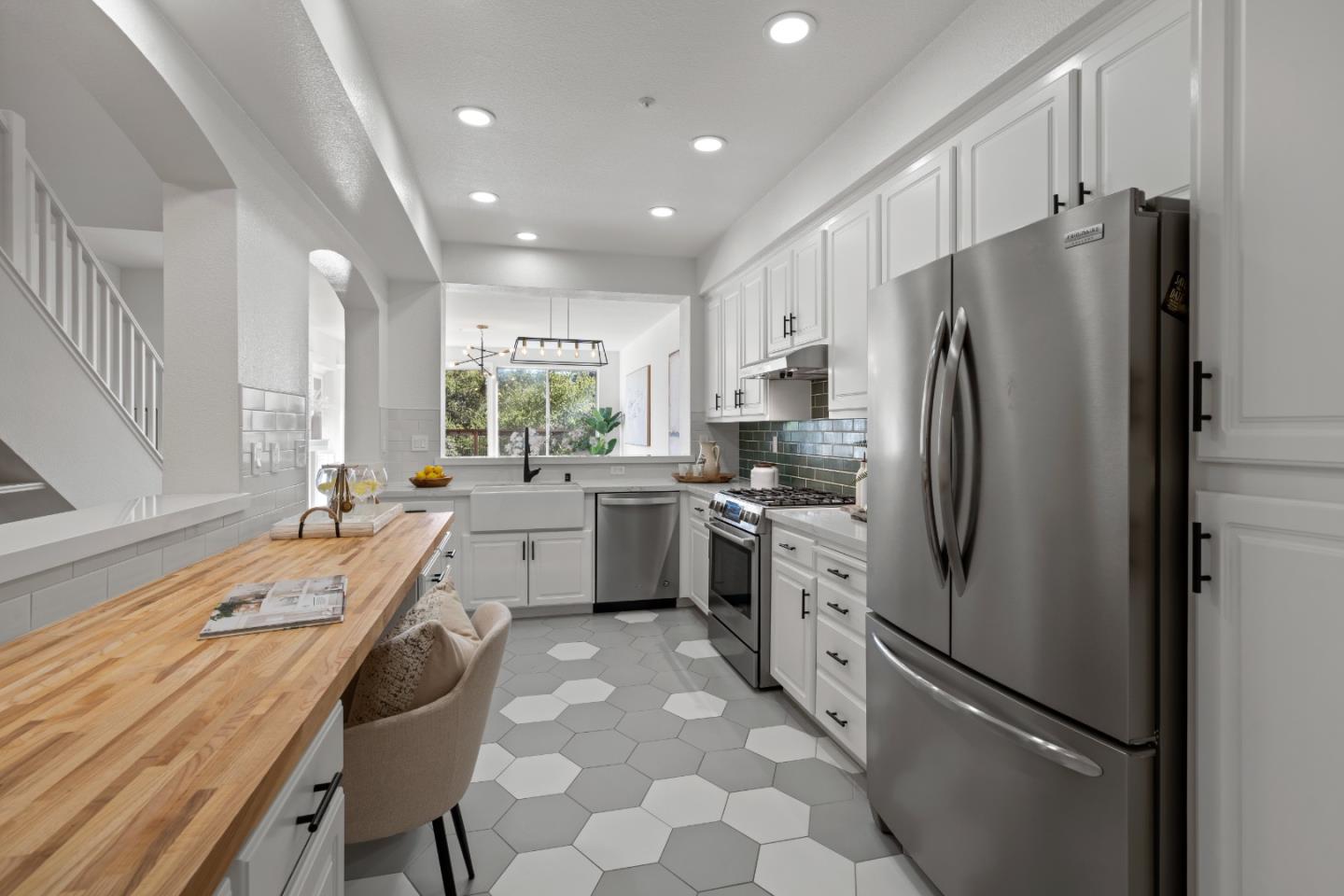 Detail Gallery Image 17 of 76 For 22659 Canyon Terrace Dr, Castro Valley,  CA 94552 - 2 Beds | 2/1 Baths