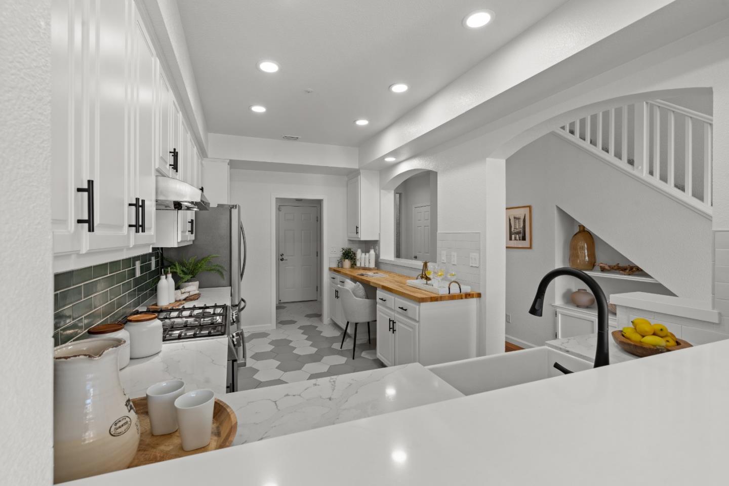 Detail Gallery Image 19 of 76 For 22659 Canyon Terrace Dr, Castro Valley,  CA 94552 - 2 Beds | 2/1 Baths