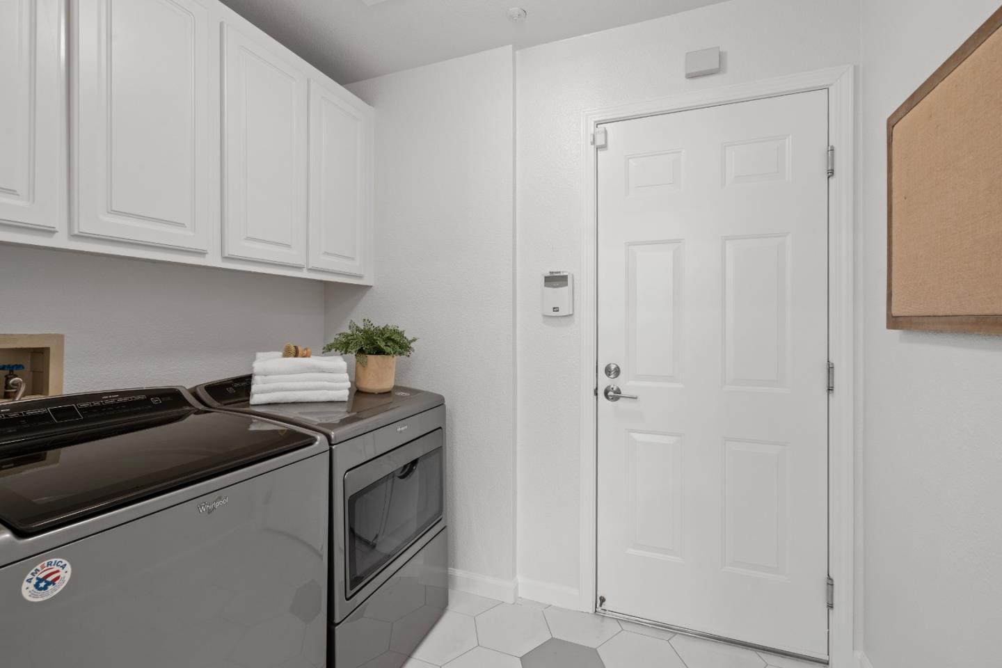Detail Gallery Image 22 of 76 For 22659 Canyon Terrace Dr, Castro Valley,  CA 94552 - 2 Beds | 2/1 Baths