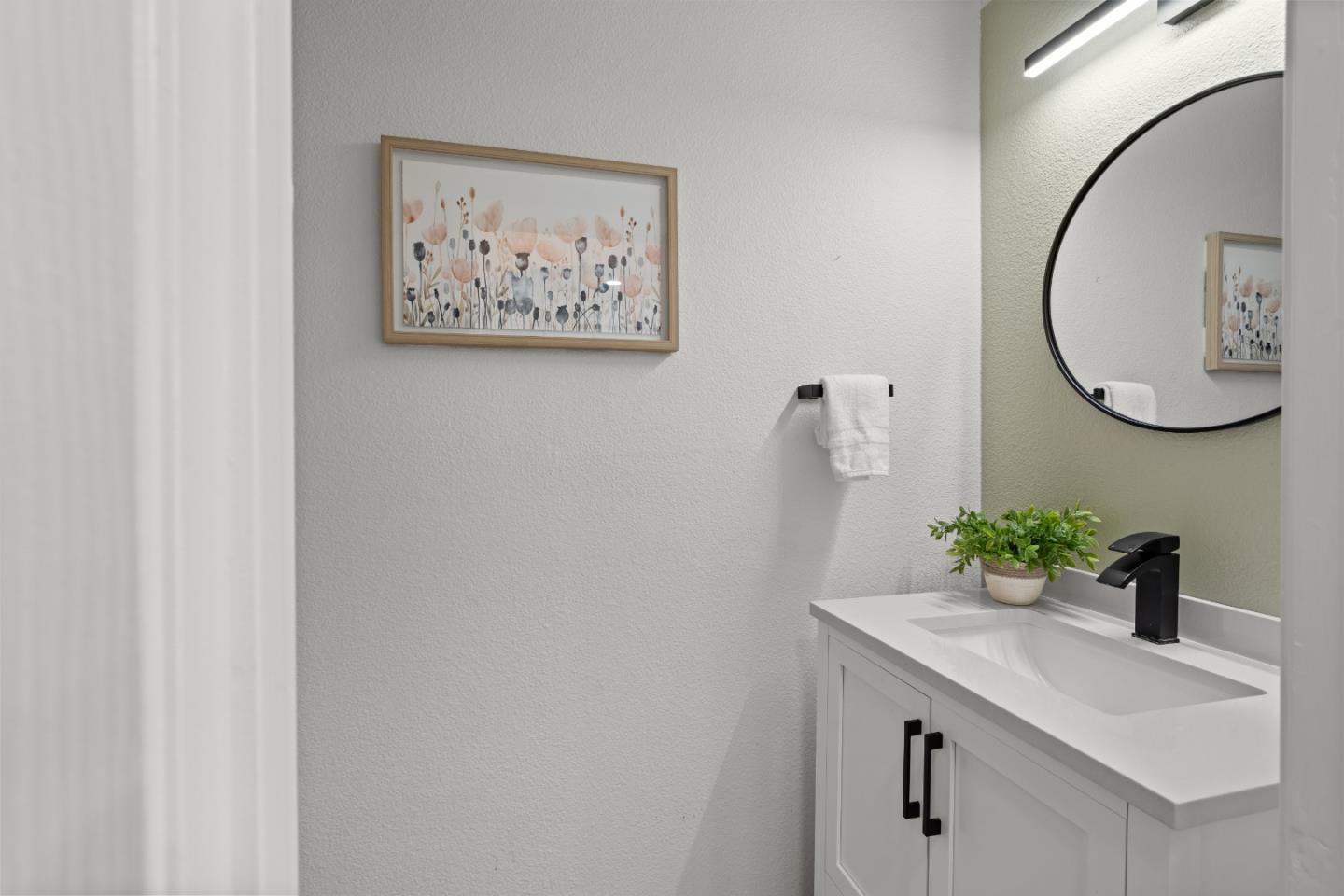 Detail Gallery Image 23 of 76 For 22659 Canyon Terrace Dr, Castro Valley,  CA 94552 - 2 Beds | 2/1 Baths