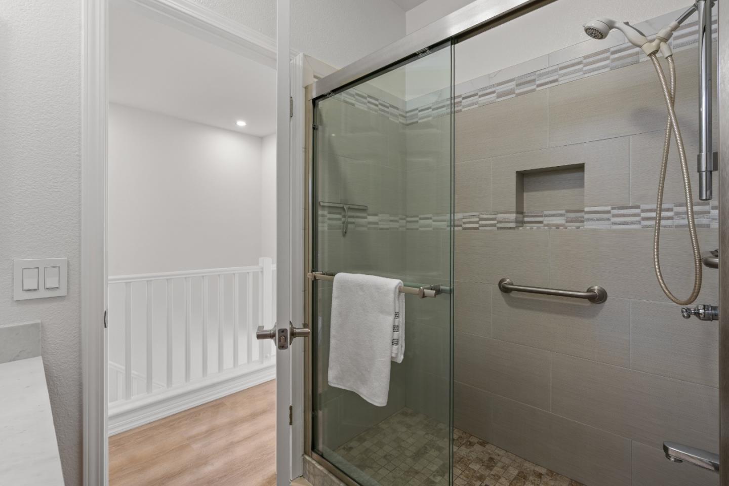 Detail Gallery Image 38 of 76 For 22659 Canyon Terrace Dr, Castro Valley,  CA 94552 - 2 Beds | 2/1 Baths