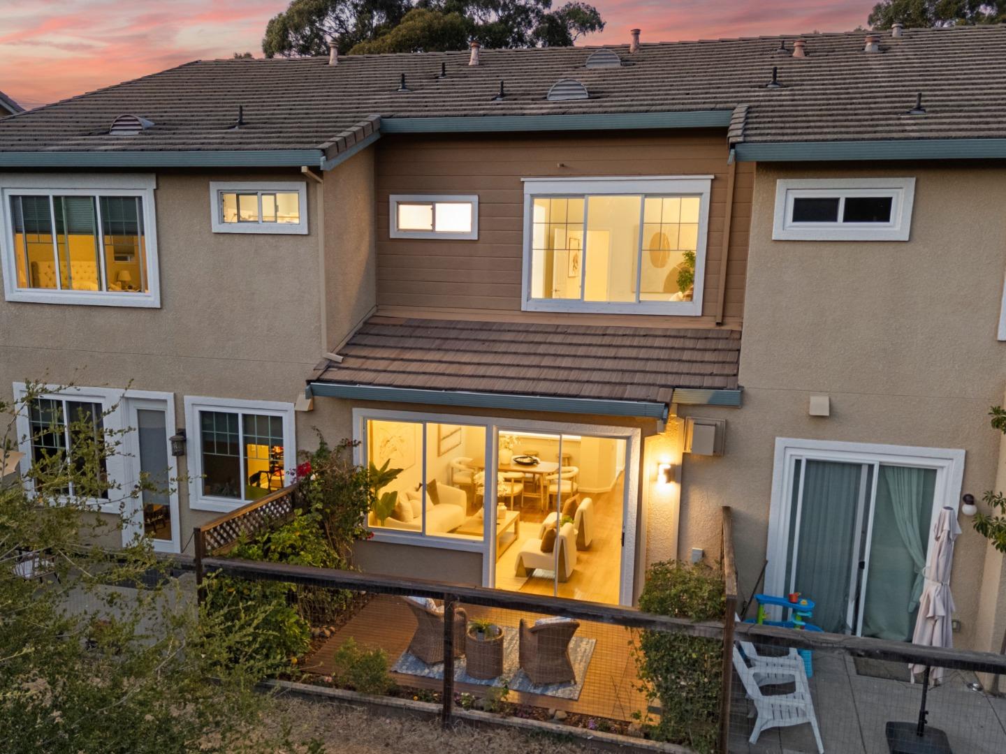Detail Gallery Image 45 of 76 For 22659 Canyon Terrace Dr, Castro Valley,  CA 94552 - 2 Beds | 2/1 Baths