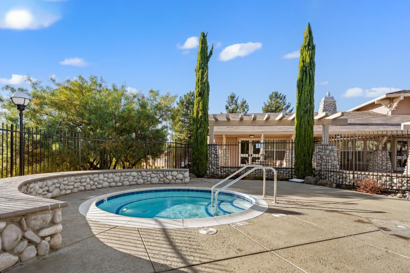 Detail Gallery Image 57 of 76 For 22659 Canyon Terrace Dr, Castro Valley,  CA 94552 - 2 Beds | 2/1 Baths
