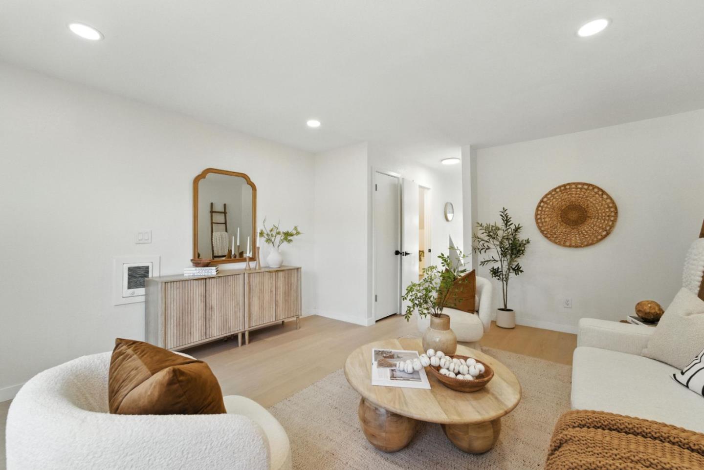 Detail Gallery Image 1 of 15 For 2180 Luz Ave, San Jose,  CA 95116 - 2 Beds | 1/1 Baths