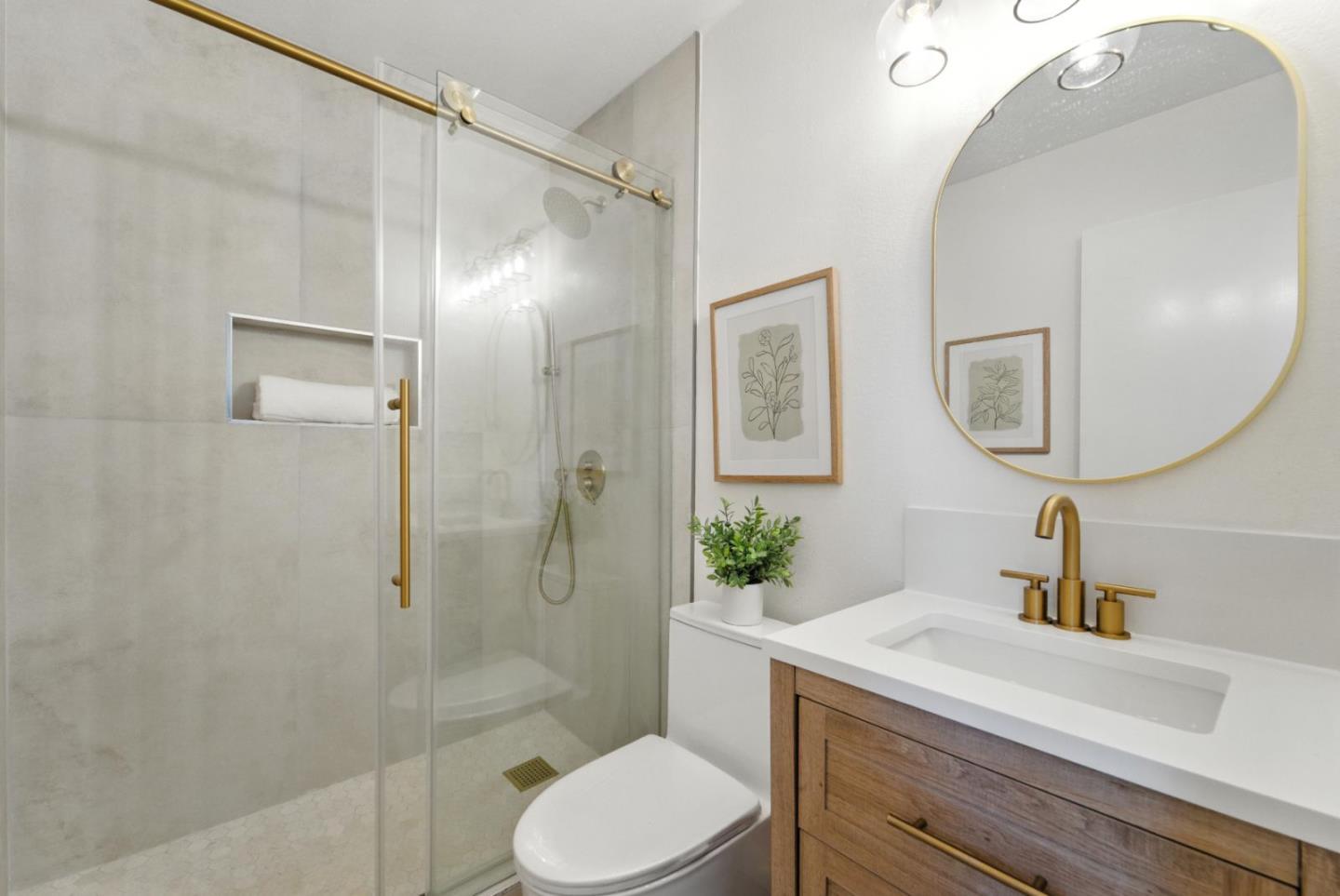 Detail Gallery Image 10 of 15 For 2180 Luz Ave, San Jose,  CA 95116 - 2 Beds | 1/1 Baths