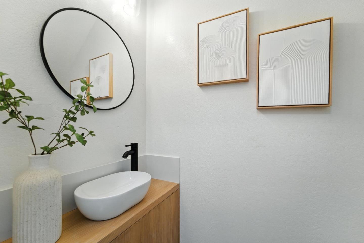 Detail Gallery Image 3 of 15 For 2180 Luz Ave, San Jose,  CA 95116 - 2 Beds | 1/1 Baths
