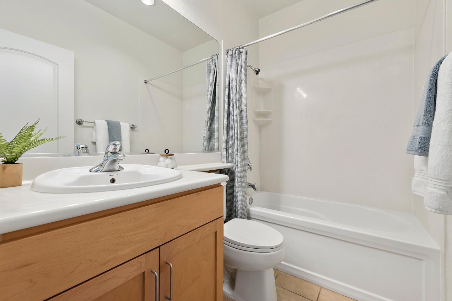 Detail Gallery Image 10 of 16 For 534 N 7th St, San Jose,  CA 95112 - 2 Beds | 2/1 Baths
