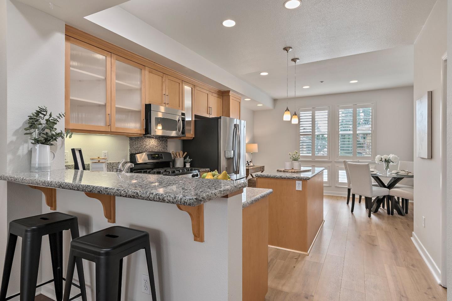Detail Gallery Image 4 of 16 For 534 N 7th St, San Jose,  CA 95112 - 2 Beds | 2/1 Baths