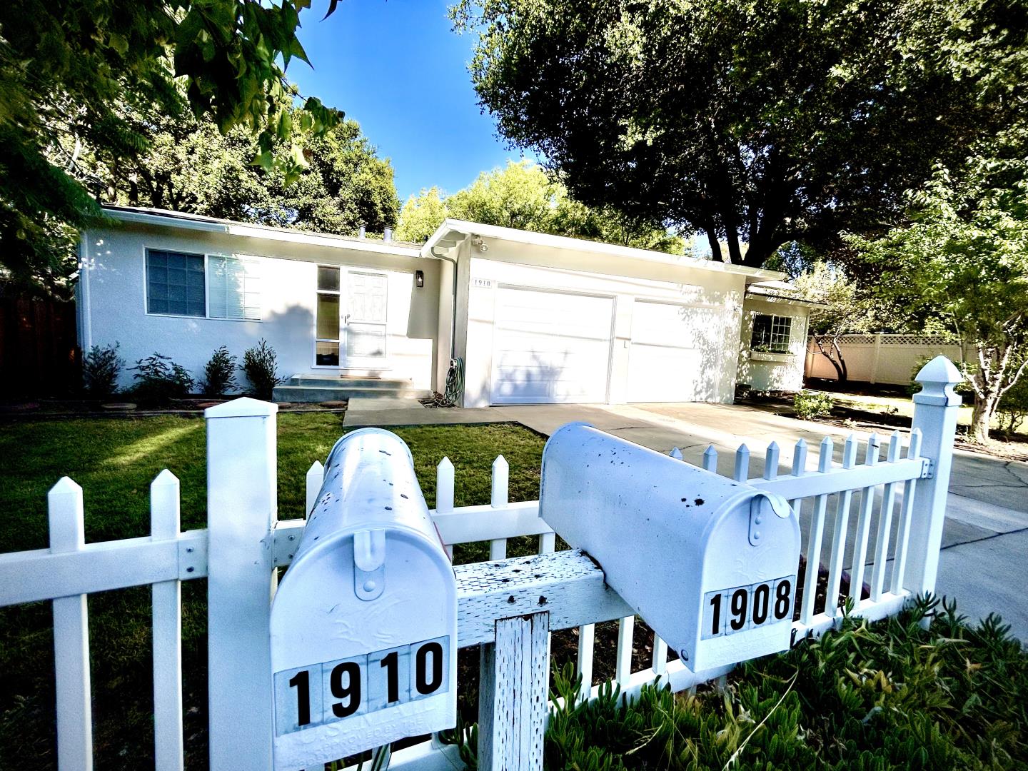 Detail Gallery Image 5 of 13 For 1908 Menalto Ave, Menlo Park,  CA 94025 - – Beds | – Baths