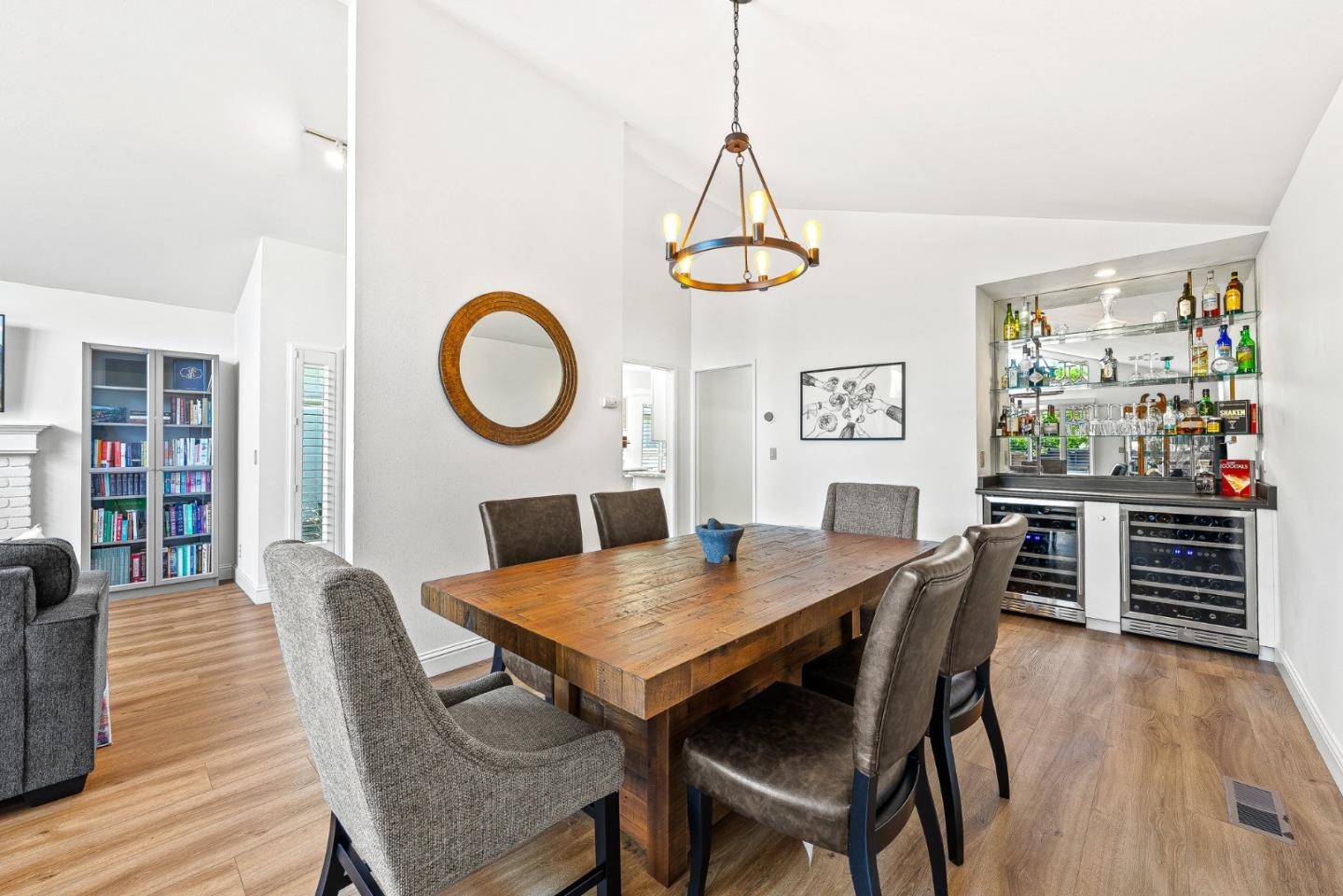 Detail Gallery Image 5 of 31 For 3850 Rio Rd #63,  Carmel,  CA 93923 - 2 Beds | 2 Baths