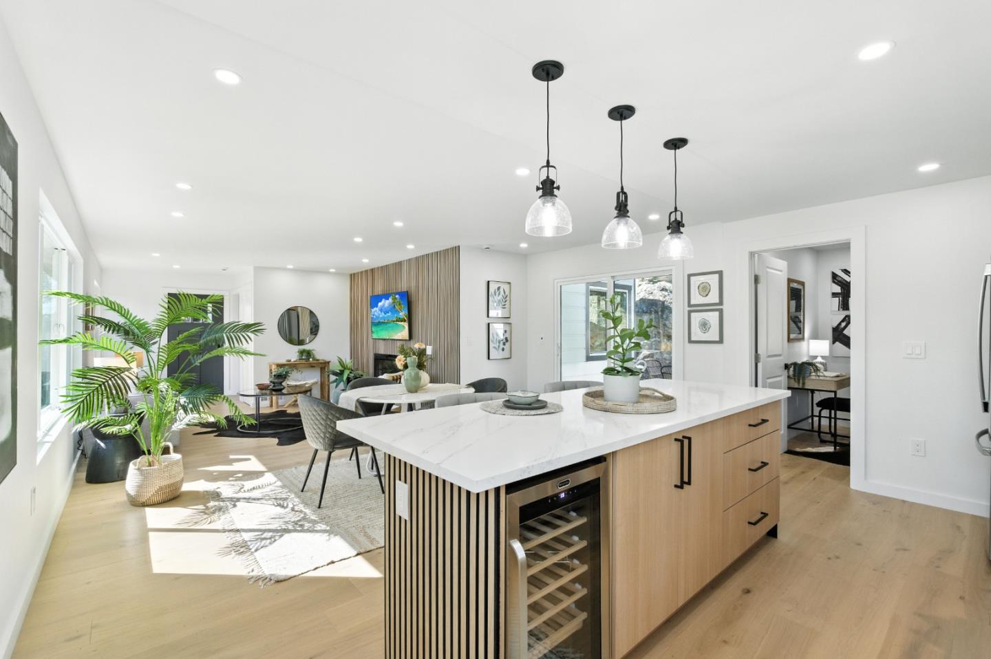 Detail Gallery Image 2 of 47 For 1951 San Antonio Ave, Berkeley,  CA 94707 - 3 Beds | 2 Baths