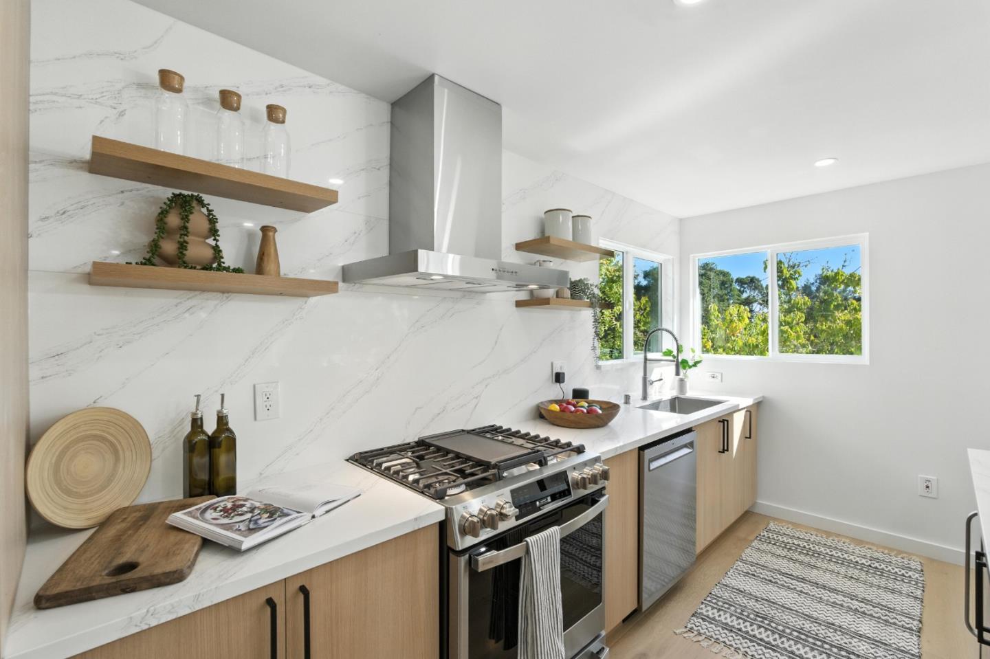 Detail Gallery Image 33 of 47 For 1951 San Antonio Ave, Berkeley,  CA 94707 - 3 Beds | 2 Baths