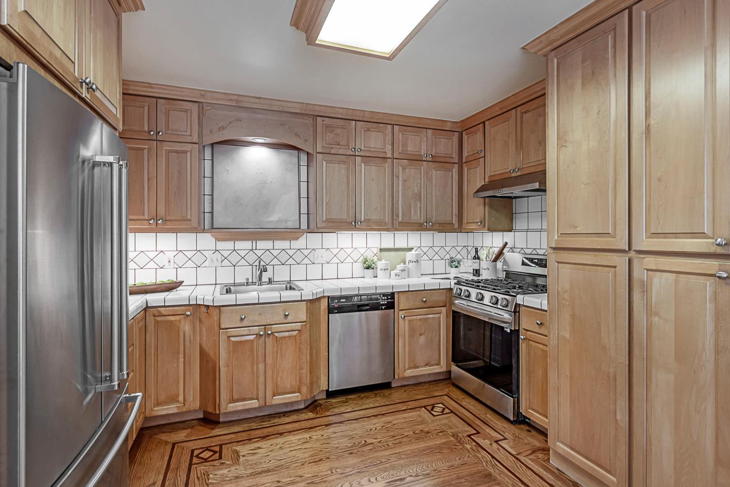 Detail Gallery Image 14 of 40 For 635 Occidental Ave, San Mateo,  CA 94402 - 5 Beds | 4 Baths