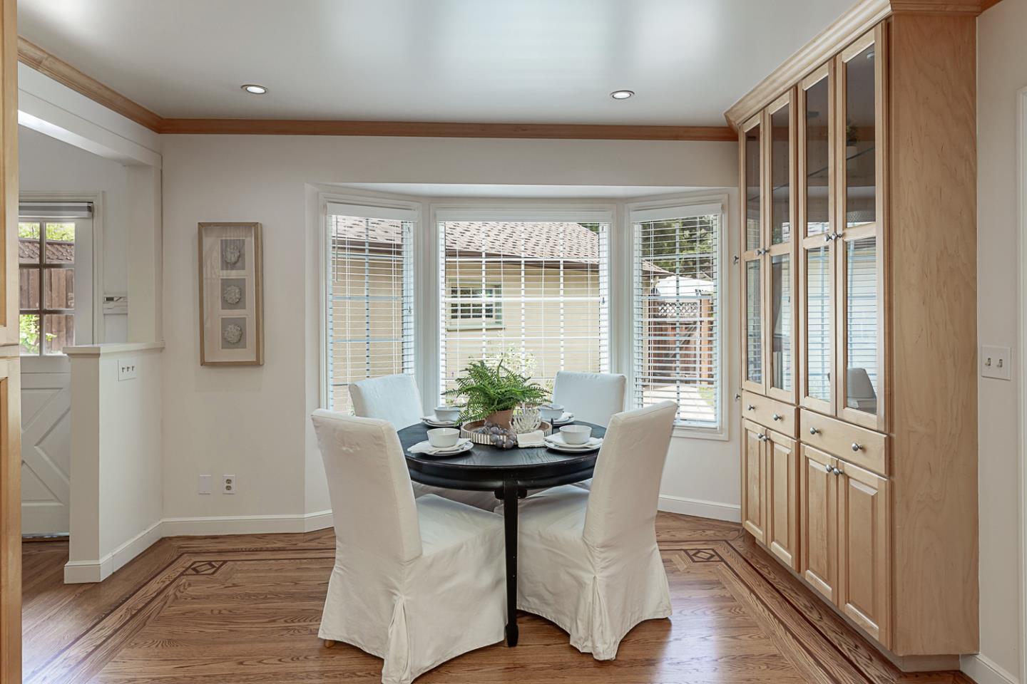 Detail Gallery Image 15 of 40 For 635 Occidental Ave, San Mateo,  CA 94402 - 5 Beds | 4 Baths