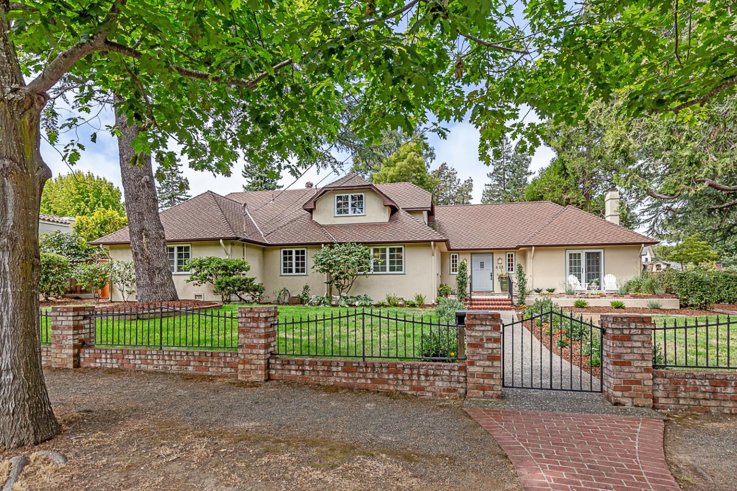 Detail Gallery Image 2 of 40 For 635 Occidental Ave, San Mateo,  CA 94402 - 5 Beds | 4 Baths