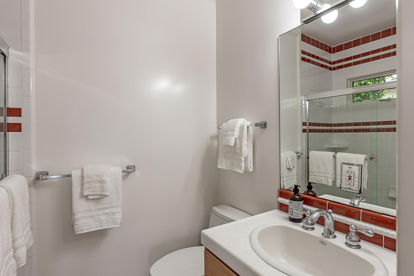 Detail Gallery Image 23 of 40 For 635 Occidental Ave, San Mateo,  CA 94402 - 5 Beds | 4 Baths