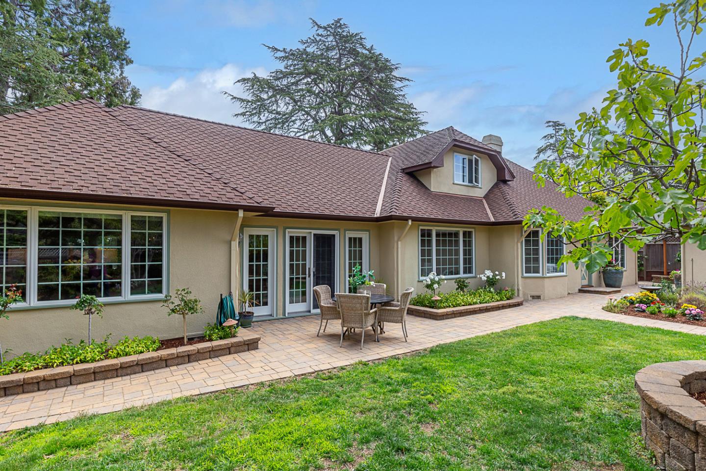 Detail Gallery Image 3 of 40 For 635 Occidental Ave, San Mateo,  CA 94402 - 5 Beds | 4 Baths
