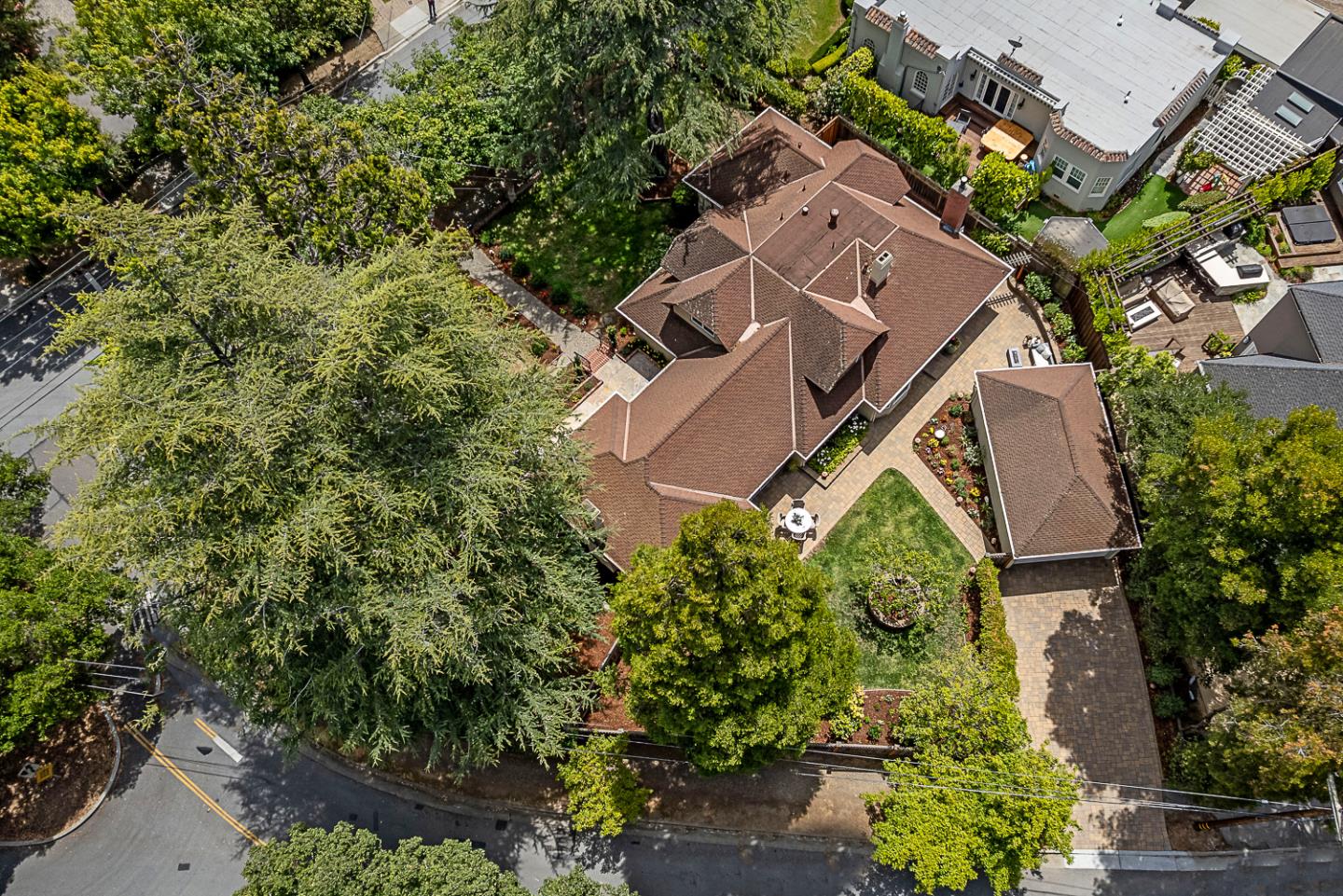 Detail Gallery Image 39 of 40 For 635 Occidental Ave, San Mateo,  CA 94402 - 5 Beds | 4 Baths