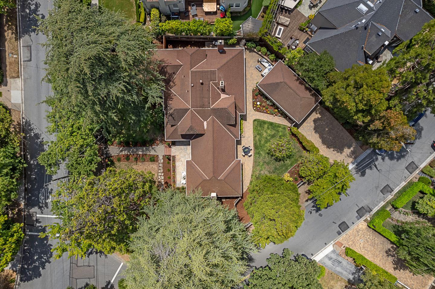 Detail Gallery Image 4 of 40 For 635 Occidental Ave, San Mateo,  CA 94402 - 5 Beds | 4 Baths