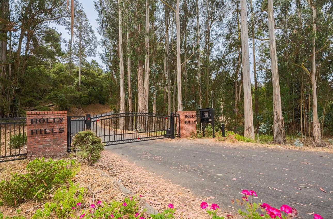 Detail Gallery Image 3 of 40 For 19400 Eden Ct, Salinas,  CA 93907 - 2 Beds | 2 Baths