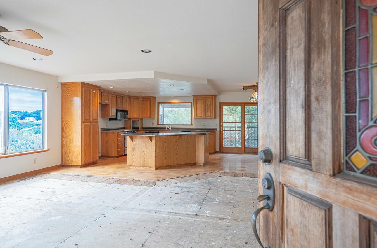 Detail Gallery Image 5 of 40 For 19400 Eden Ct, Salinas,  CA 93907 - 2 Beds | 2 Baths