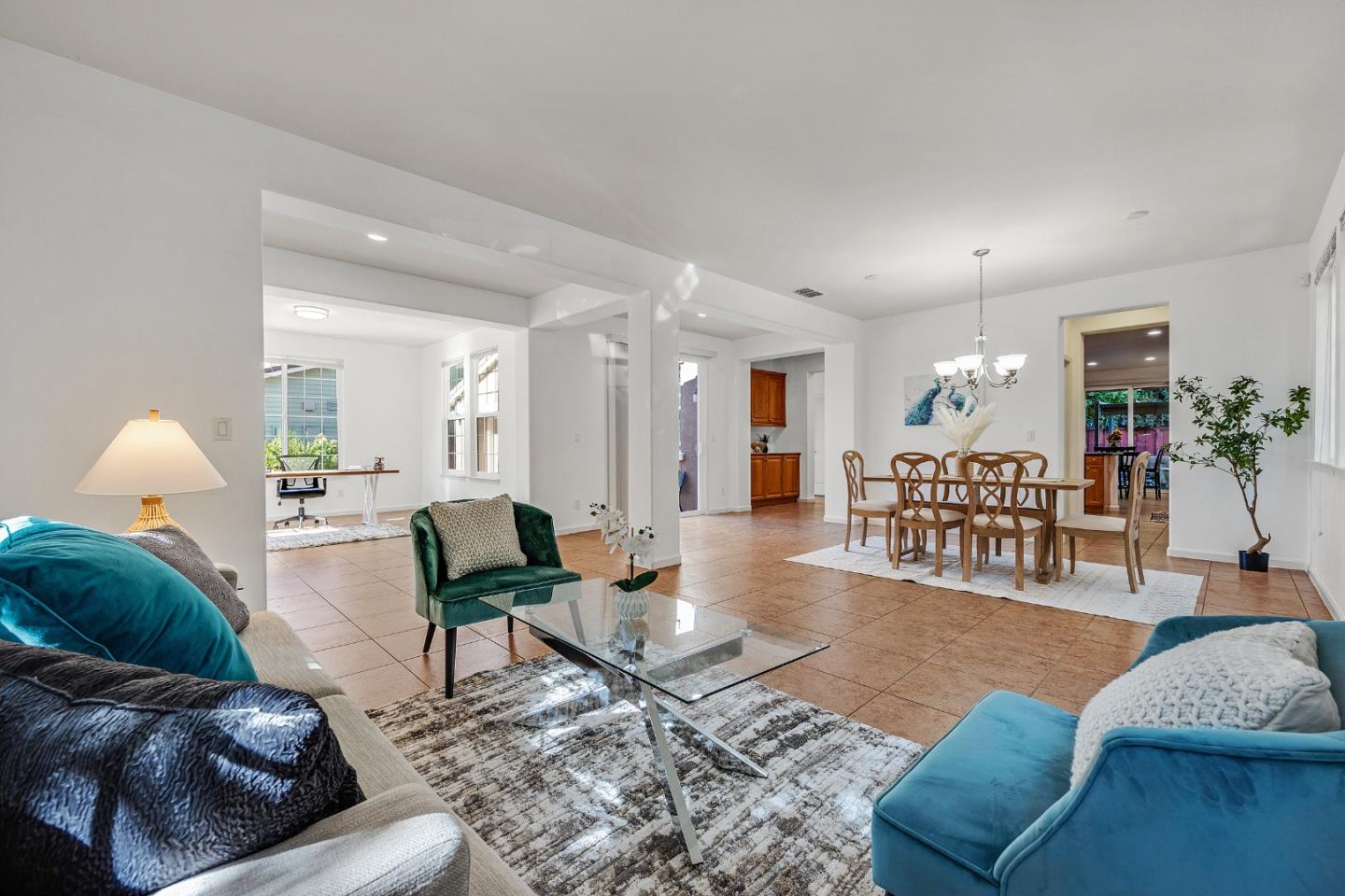 Detail Gallery Image 10 of 63 For 134 N Menlo Park St, Mountain House,  CA 95391 - 4 Beds | 3/1 Baths