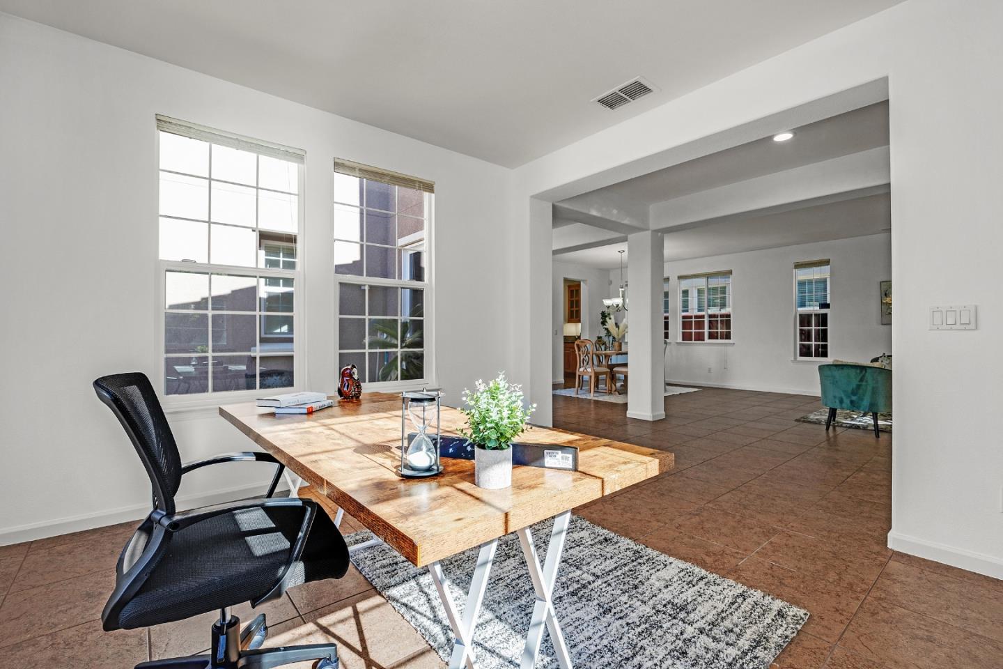 Detail Gallery Image 12 of 63 For 134 N Menlo Park St, Mountain House,  CA 95391 - 4 Beds | 3/1 Baths