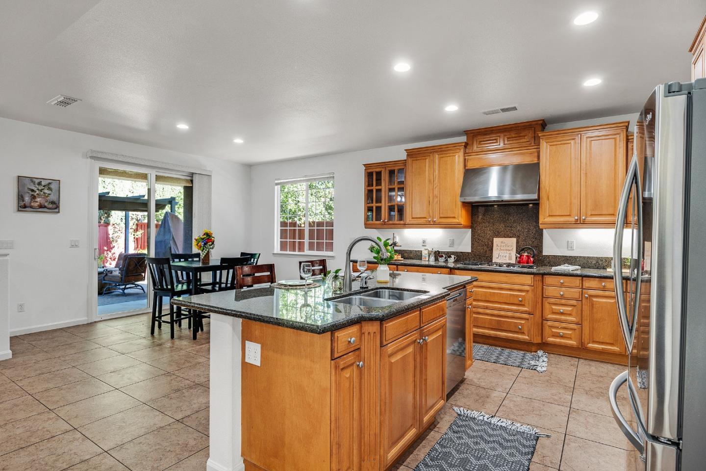 Detail Gallery Image 17 of 63 For 134 N Menlo Park St, Mountain House,  CA 95391 - 4 Beds | 3/1 Baths