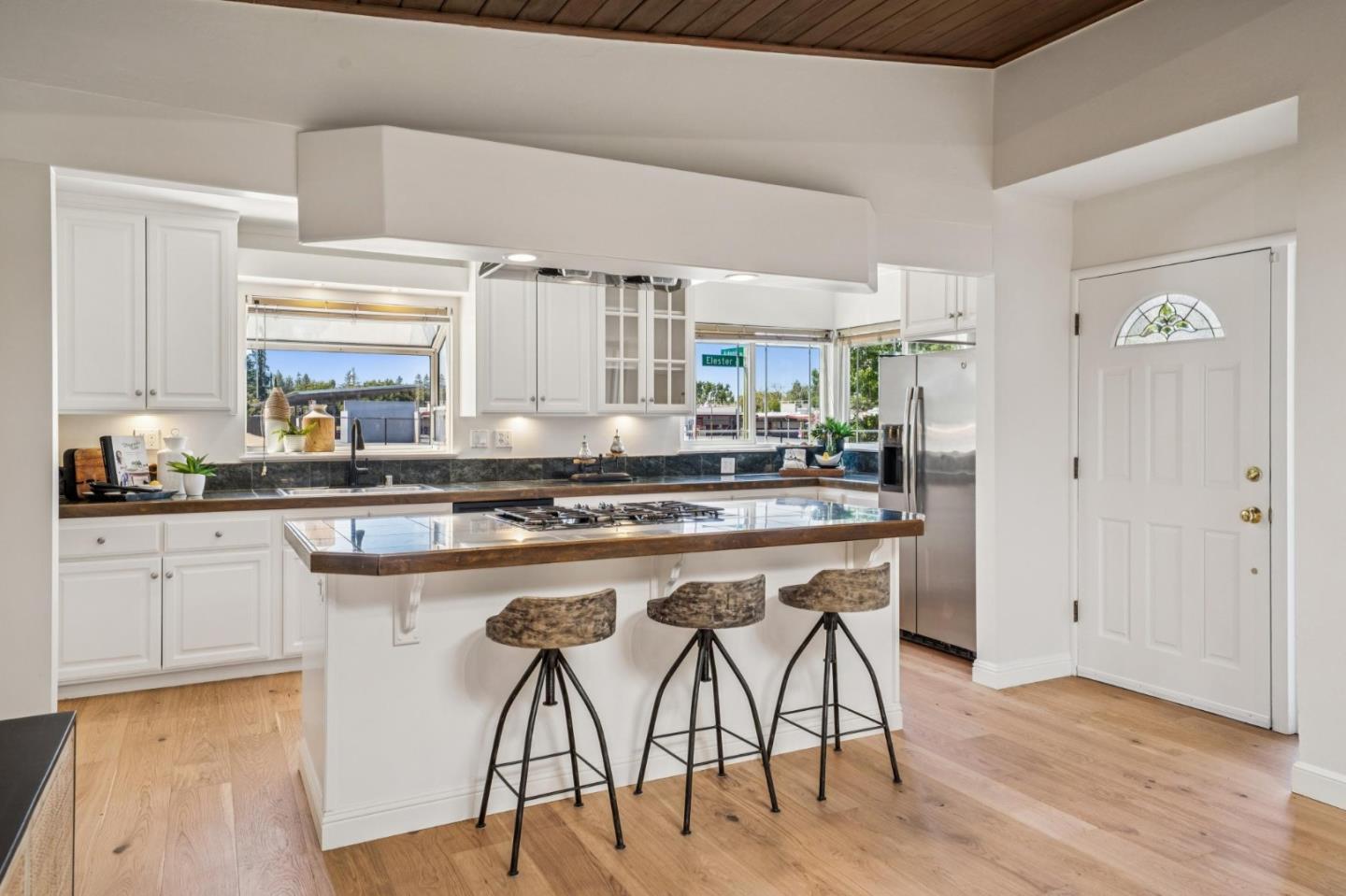 Detail Gallery Image 15 of 45 For 5002 Elester Dr, San Jose,  CA 95124 - 3 Beds | 2 Baths