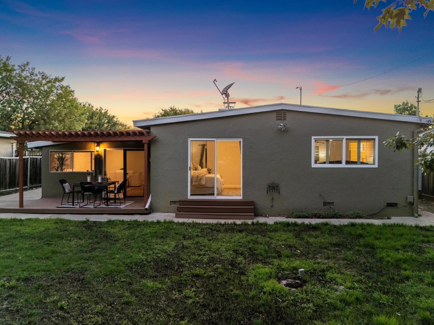 Detail Gallery Image 34 of 45 For 5002 Elester Dr, San Jose,  CA 95124 - 3 Beds | 2 Baths