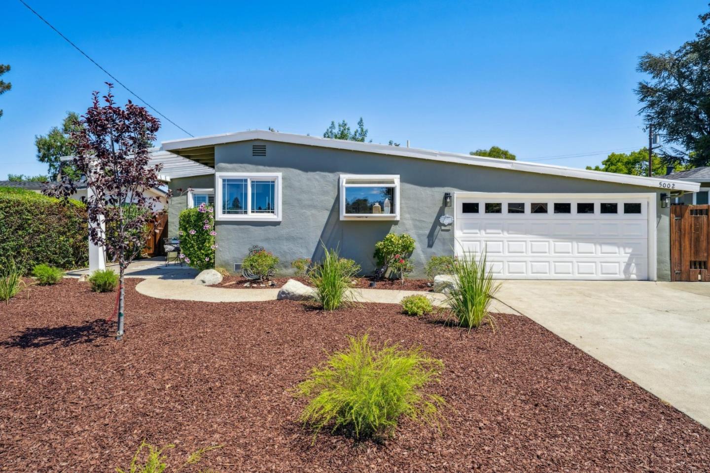 Detail Gallery Image 4 of 45 For 5002 Elester Dr, San Jose,  CA 95124 - 3 Beds | 2 Baths