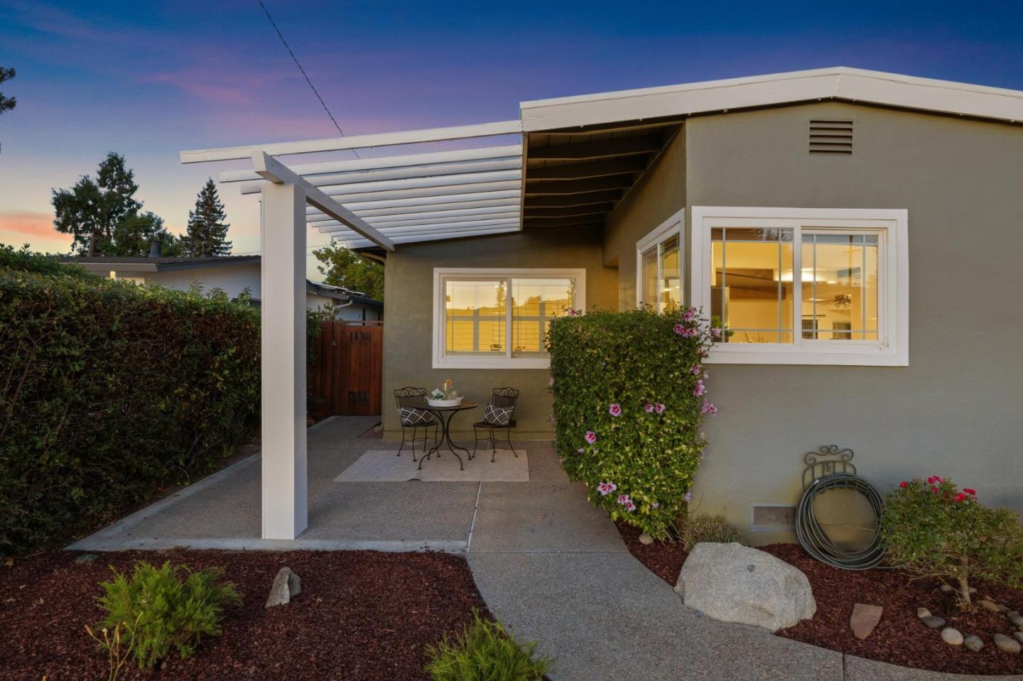 Detail Gallery Image 7 of 45 For 5002 Elester Dr, San Jose,  CA 95124 - 3 Beds | 2 Baths