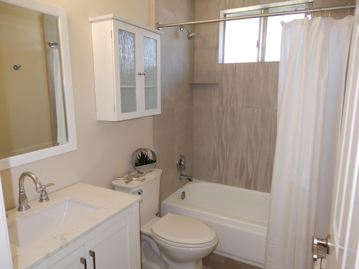Detail Gallery Image 21 of 54 For 4604 Royal Forest Ct, San Jose,  CA 95136 - 5 Beds | 3/1 Baths