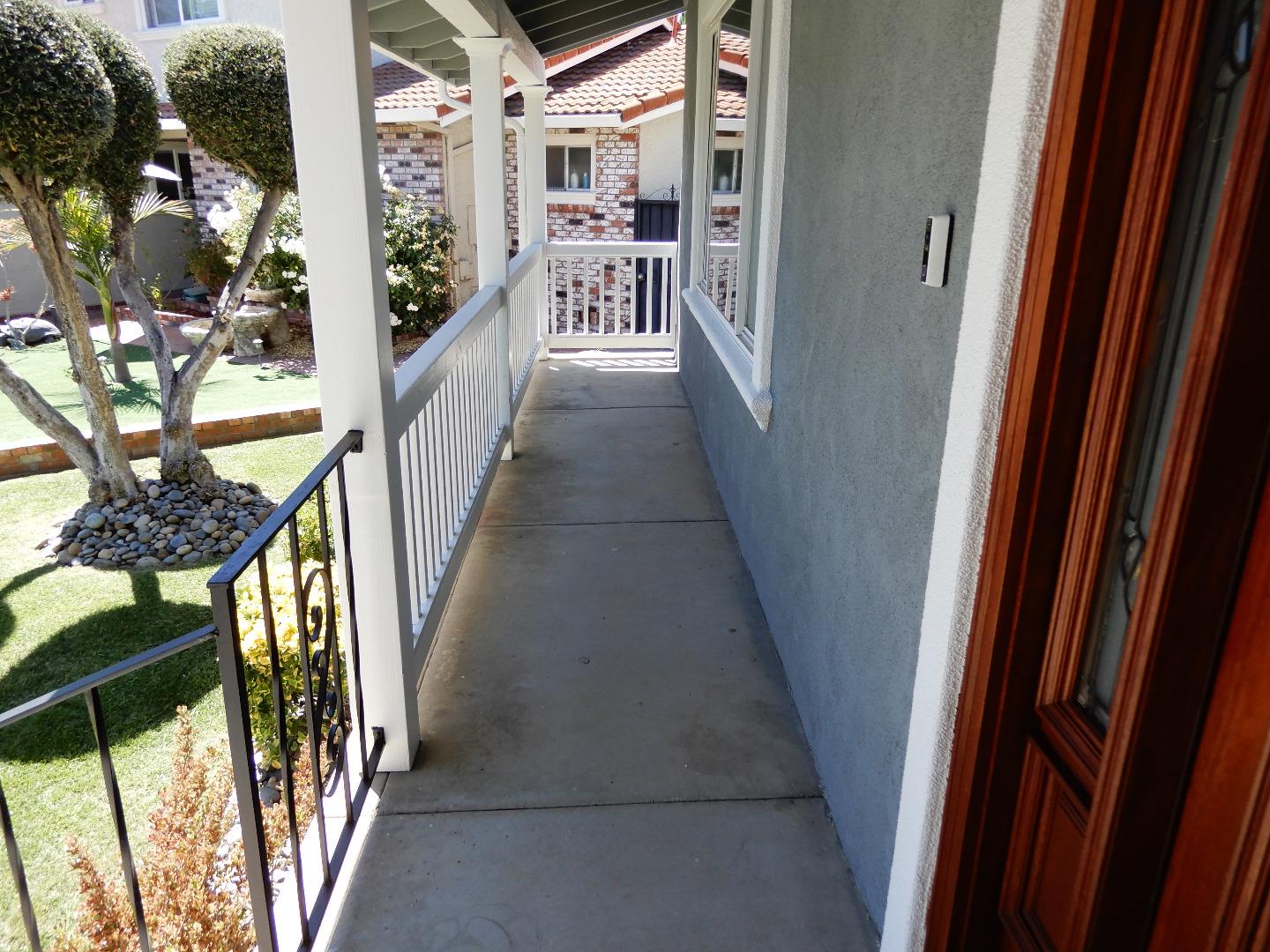 Detail Gallery Image 3 of 54 For 4604 Royal Forest Ct, San Jose,  CA 95136 - 5 Beds | 3/1 Baths