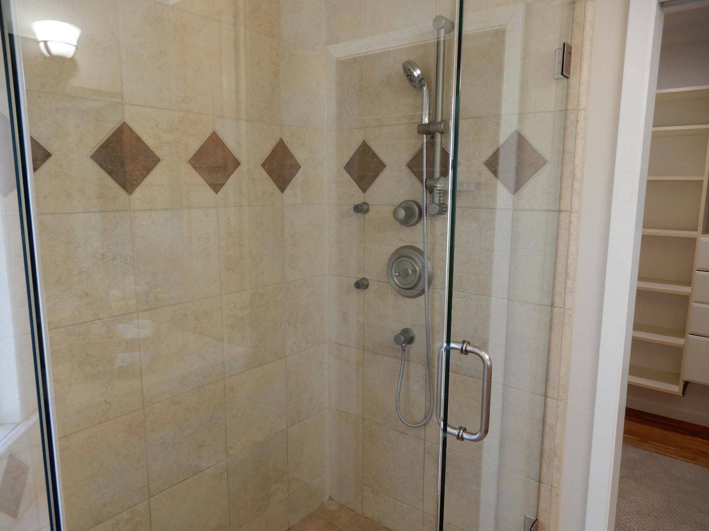 Detail Gallery Image 37 of 54 For 4604 Royal Forest Ct, San Jose,  CA 95136 - 5 Beds | 3/1 Baths