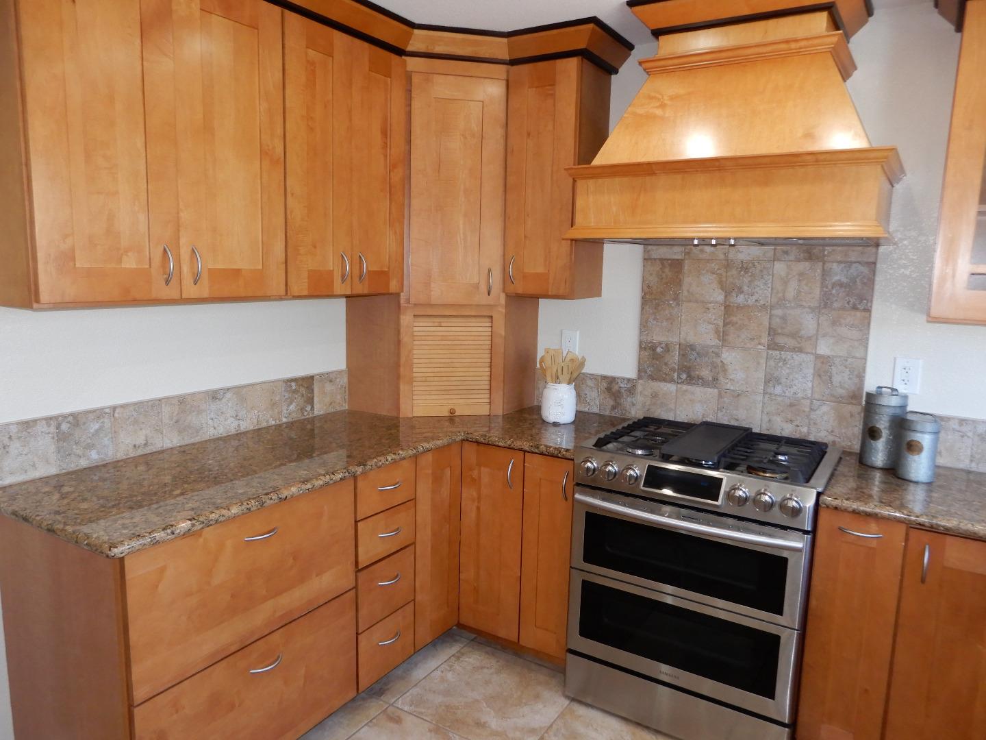 Detail Gallery Image 6 of 54 For 4604 Royal Forest Ct, San Jose,  CA 95136 - 5 Beds | 3/1 Baths