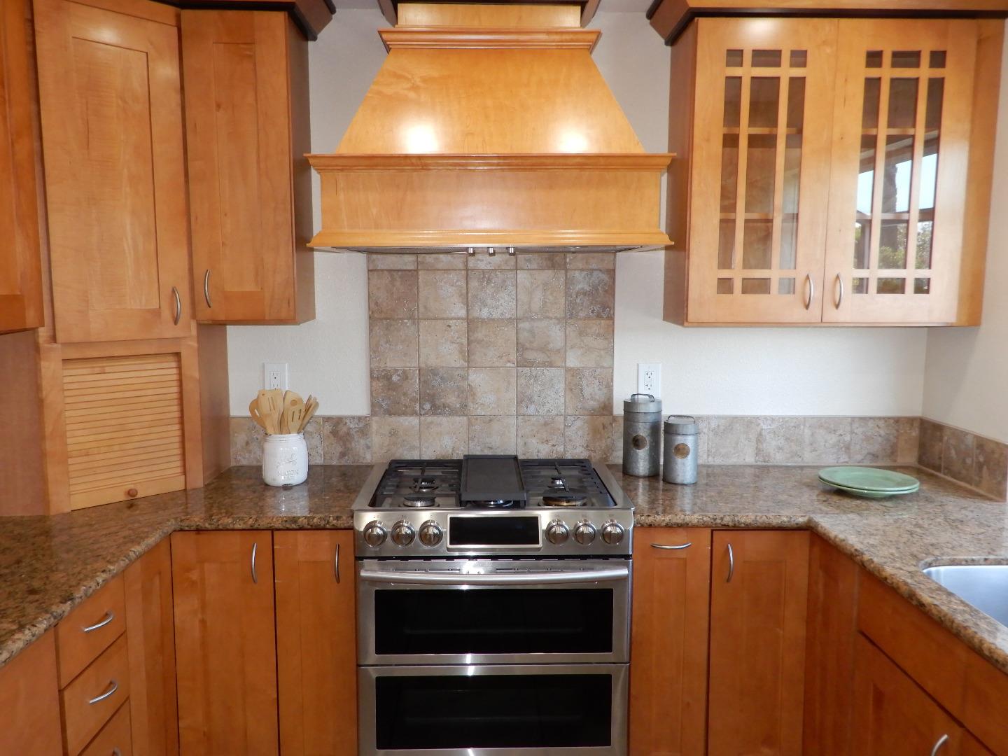 Detail Gallery Image 7 of 54 For 4604 Royal Forest Ct, San Jose,  CA 95136 - 5 Beds | 3/1 Baths